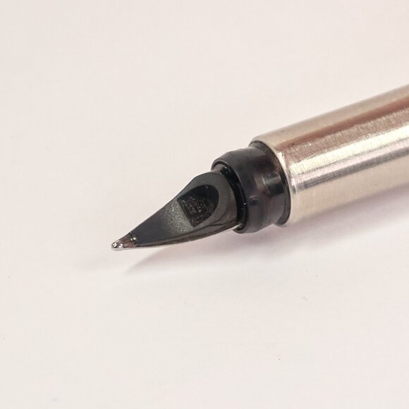 Parker Vector Fountain Pen / Red Barrel / Made in USA / Fine Nib - Picture 12 of 14